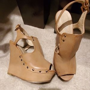 Charming Charlie Tan Wedge - size 7